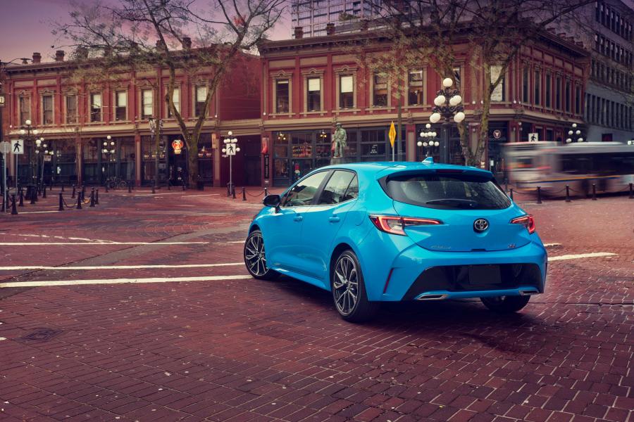  Toyota Corolla XSE Hatchback 2018 года  (NA) (фото 29 из 88)